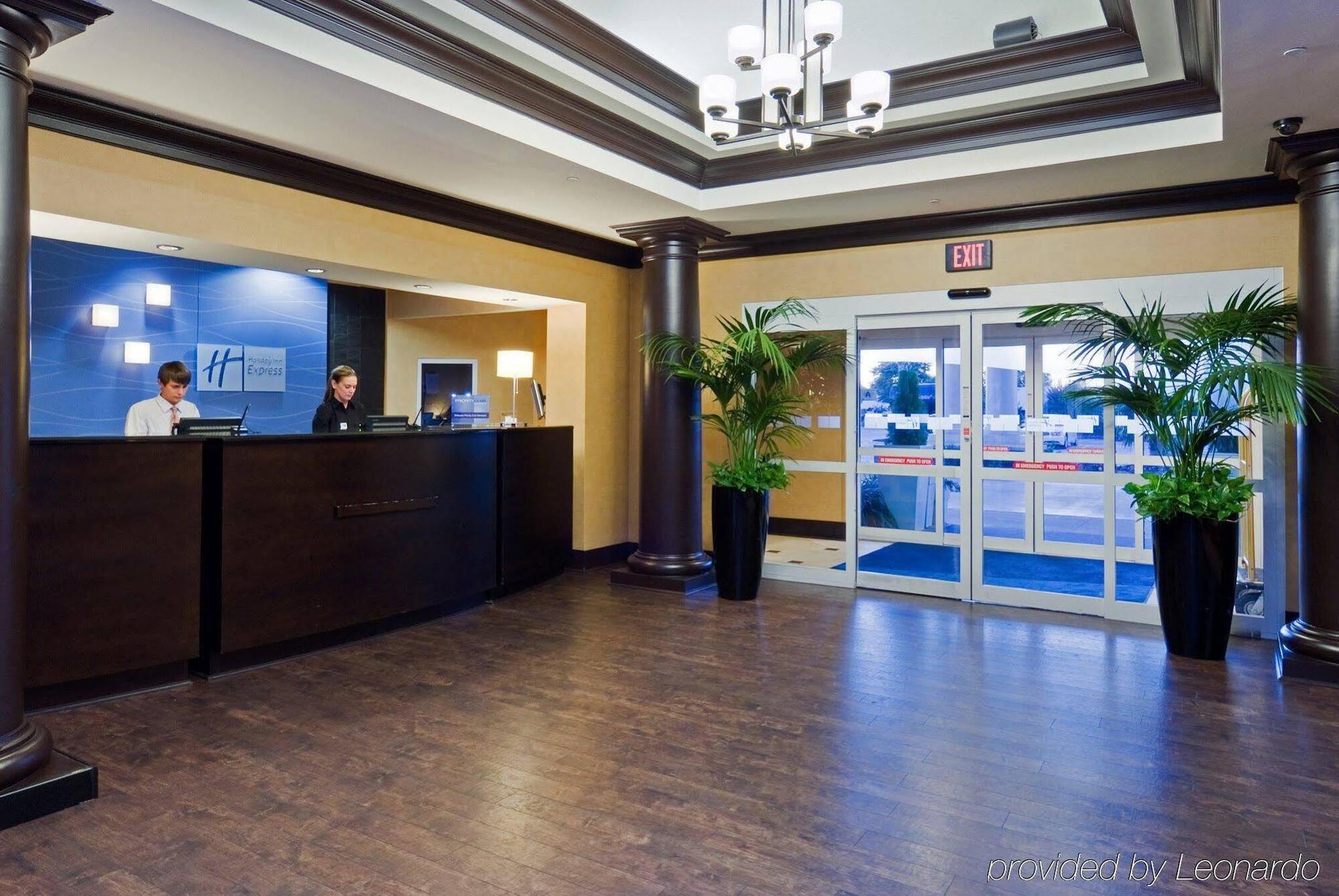 Holiday Inn Express Hotel & Suites Columbia-Fort Jackson By Ihg Exterior foto